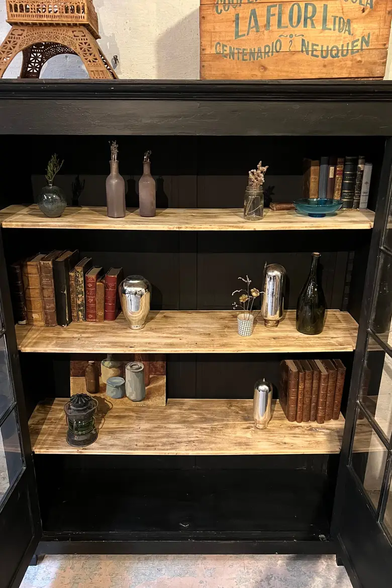 Ancienne bibliothèque d’école en bois Début XXème