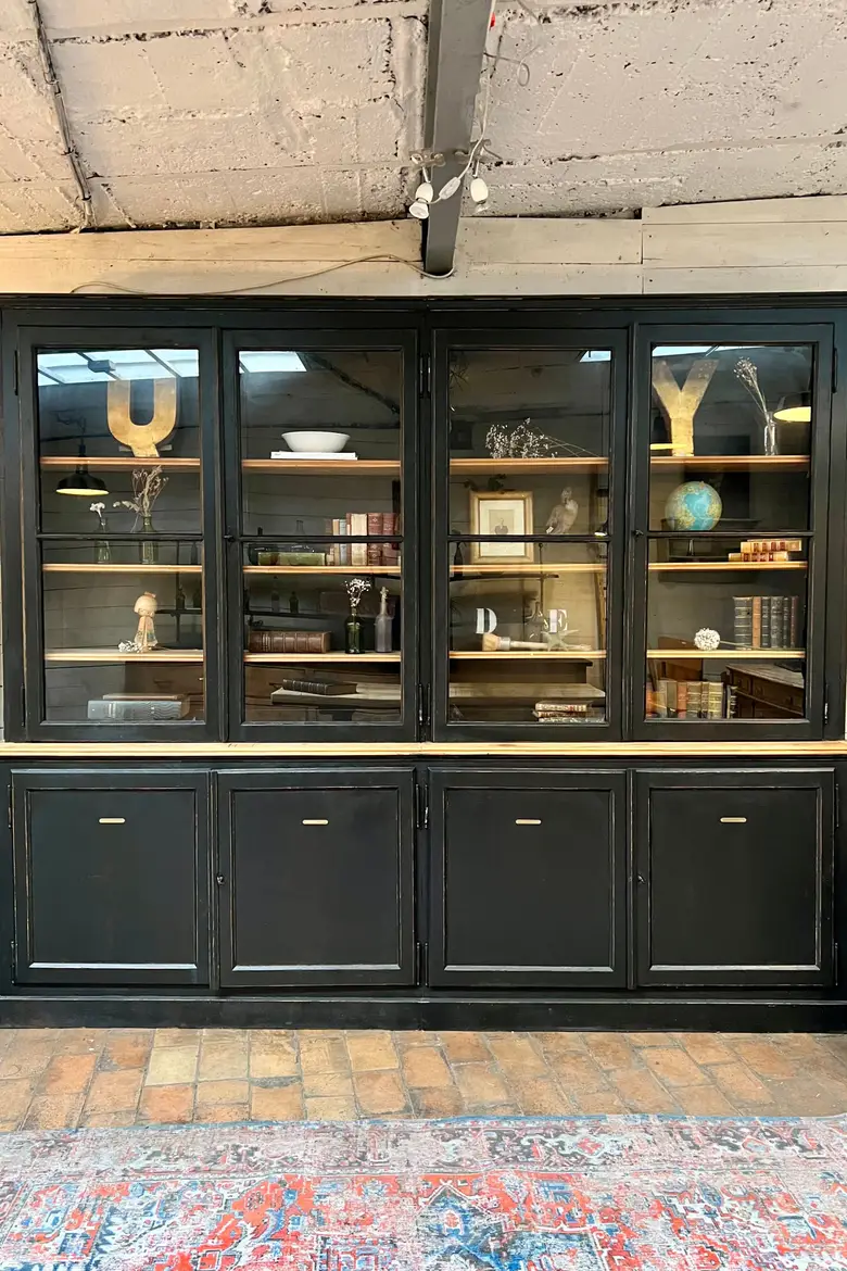 Ancienne bibliothèque d’école en bois Début XXème