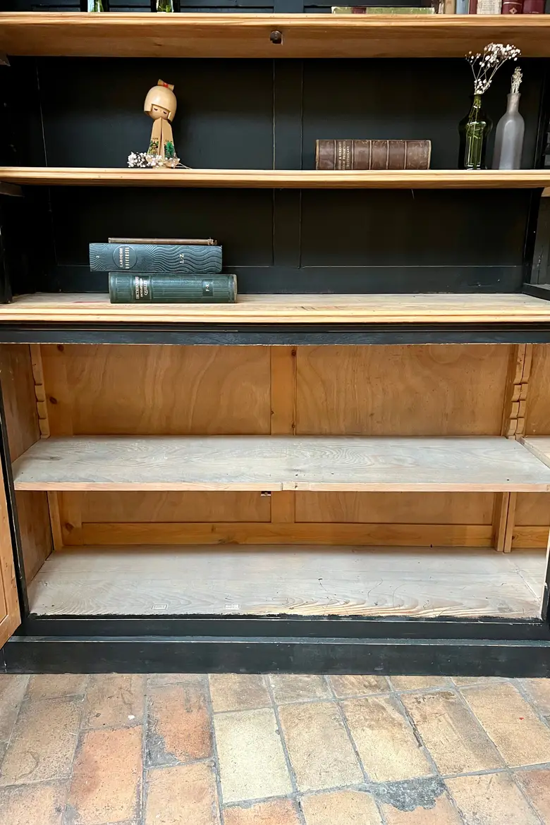 Ancienne bibliothèque d’école en bois Début XXème