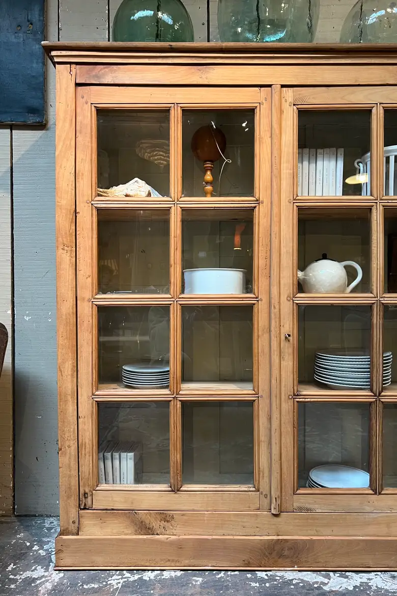 Ancienne bibliothèque vitrée en merisier Début XXème