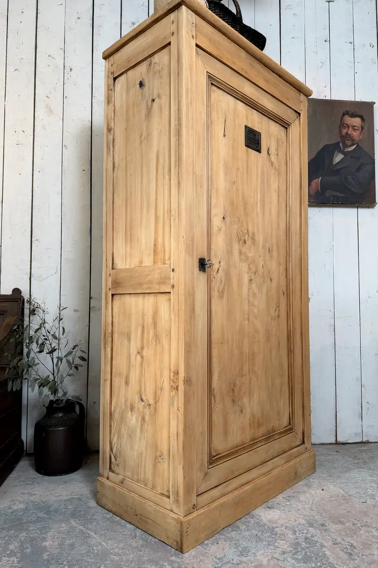 Ancienne bonnetière début 20ème en merisier