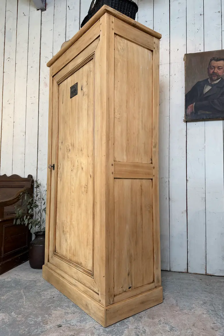 Ancienne bonnetière début 20ème en merisier