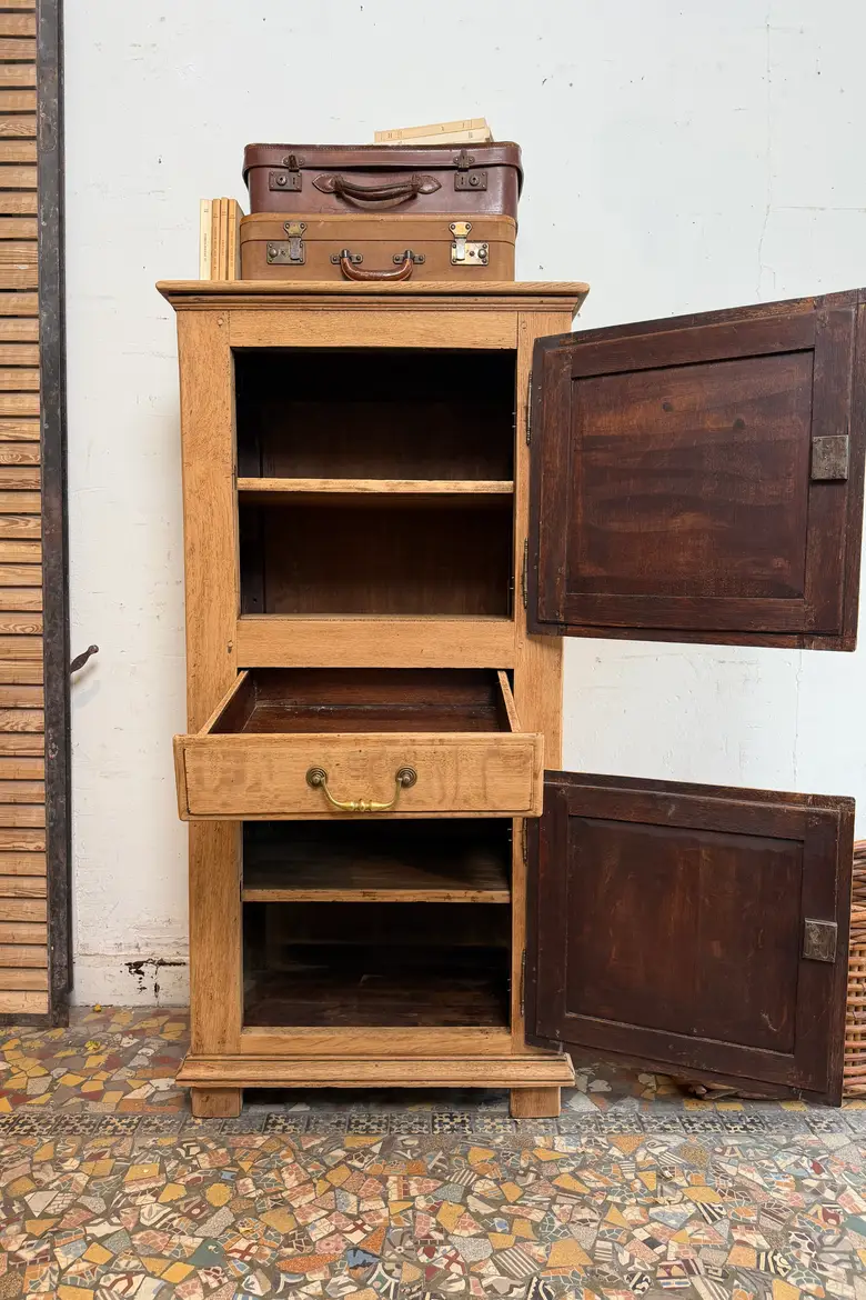 Ancienne bonnetière en chêne – Début XXe siècle