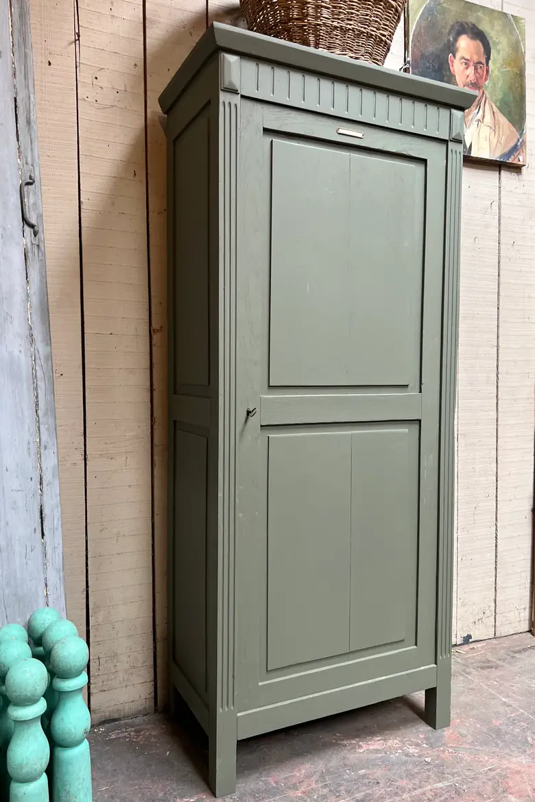 Ancienne bonnetière en chêne Début XXème peinte en vert