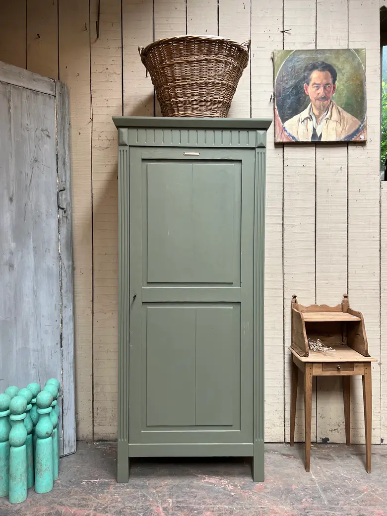 Ancienne bonnetière en chêne Début XXème peinte en vert