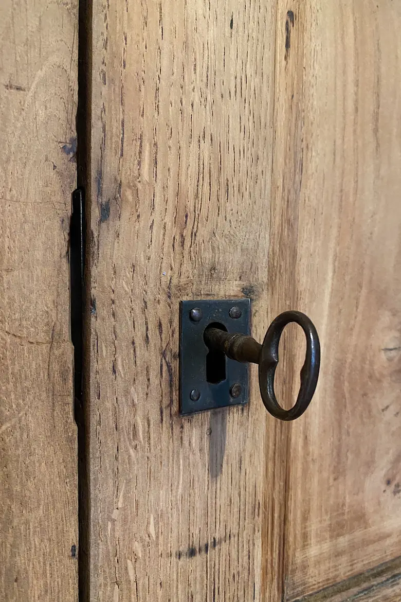 Ancienne bonnetière en frêne et merisier Début XXème
