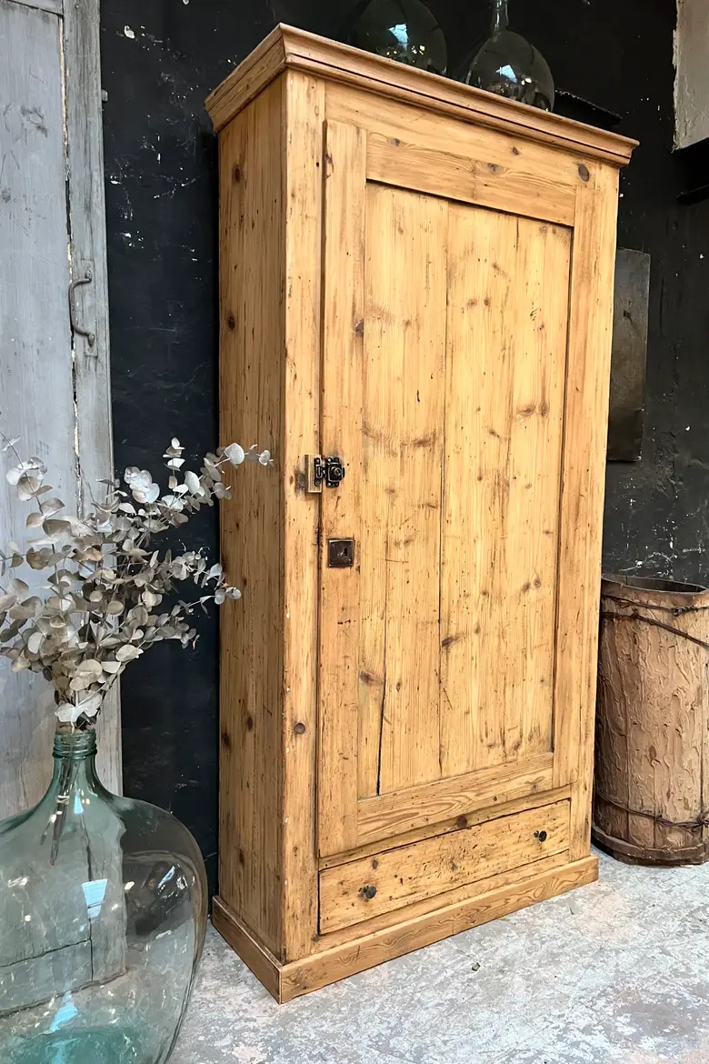 Ancienne bonnetière en sapin Début XXème