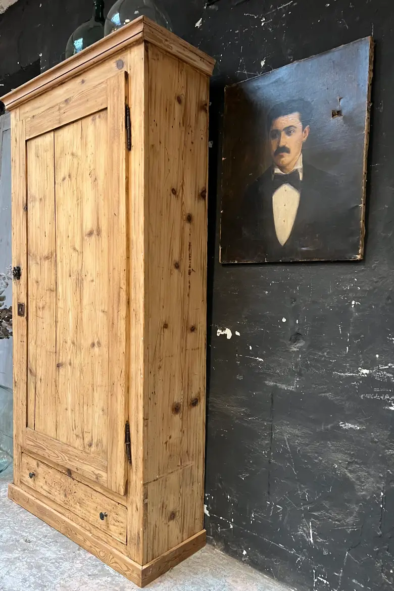 Ancienne bonnetière en sapin Début XXème