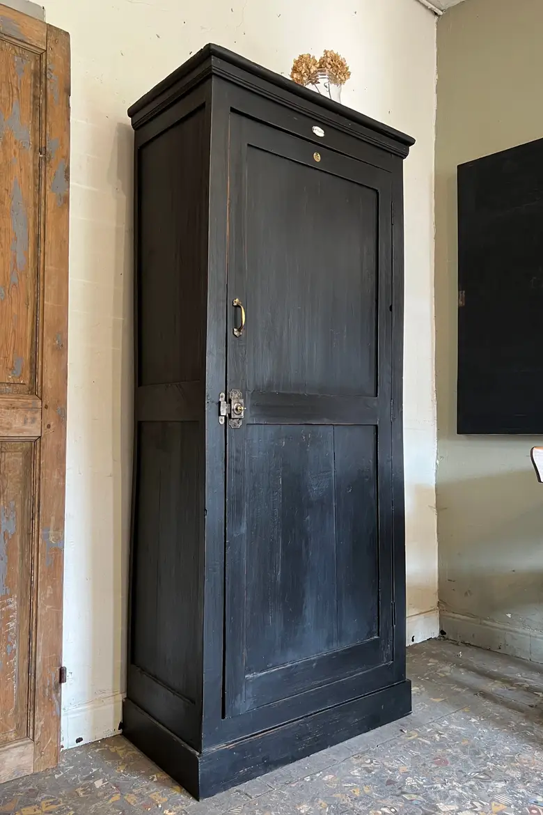 Ancienne bonnetière en sapin Début XXème