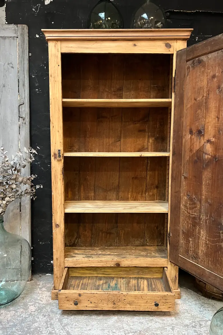 Ancienne bonnetière en sapin Début XXème
