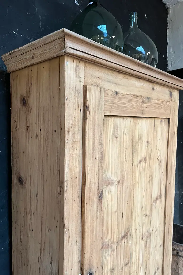 Ancienne bonnetière en sapin Début XXème
