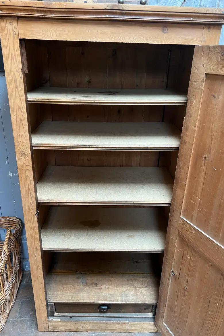 Ancienne bonnetière en sapin Début XXème