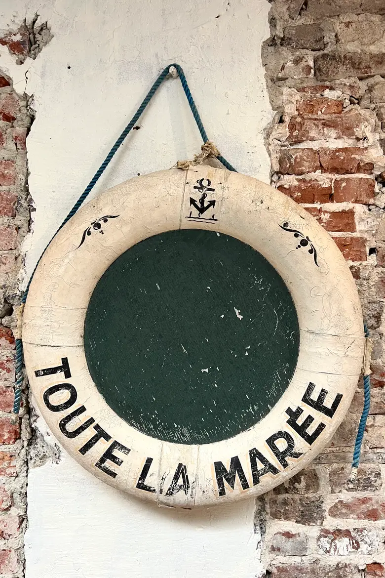 Ancienne bouée de sauvetage / tableau Début XXème
