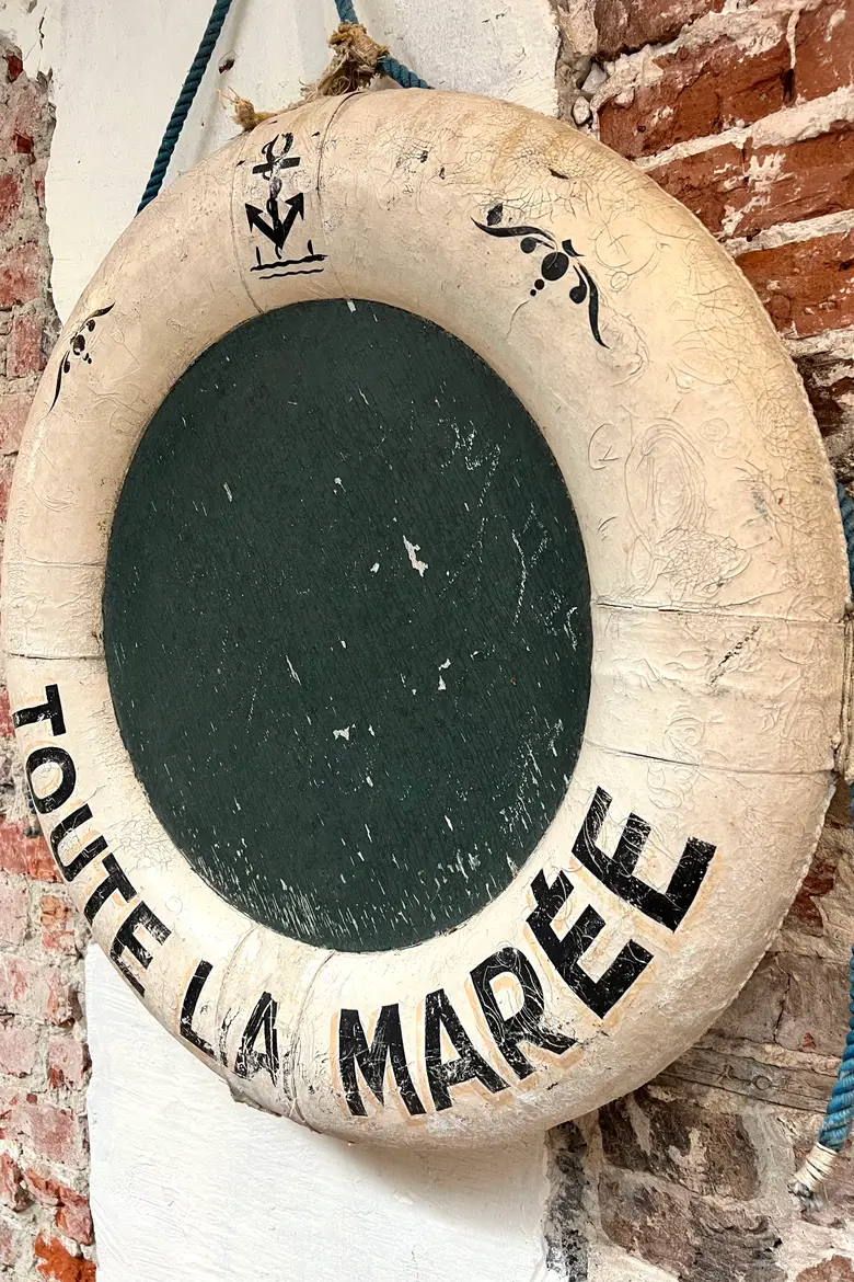 Ancienne bouée de sauvetage / tableau Début XXème