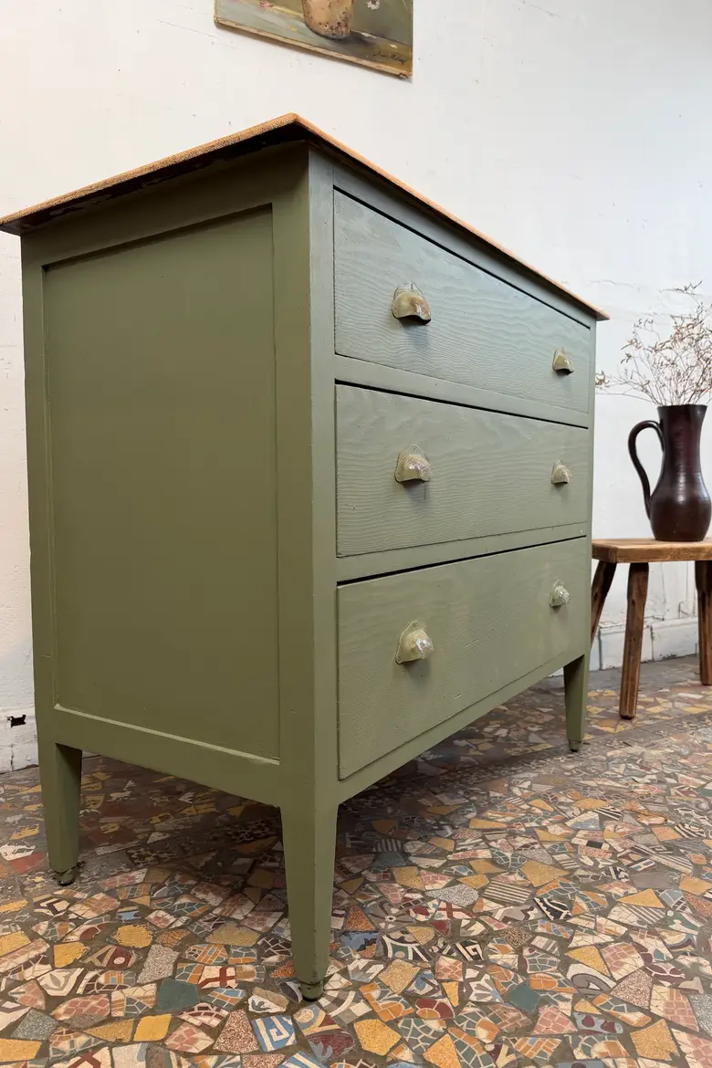 Ancienne commode en sapin