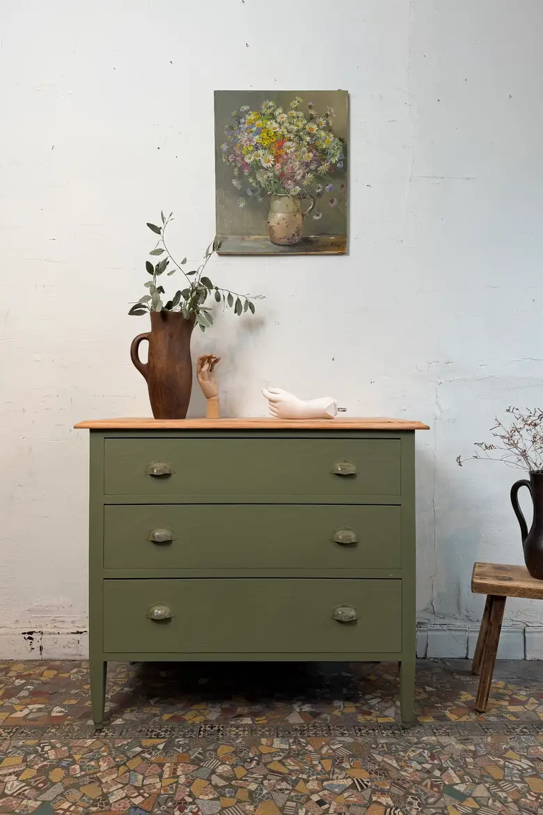 Ancienne commode en sapin
