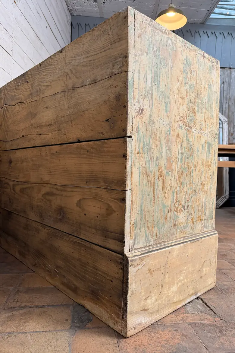 Ancienne commode en sapin – XIXe siècle