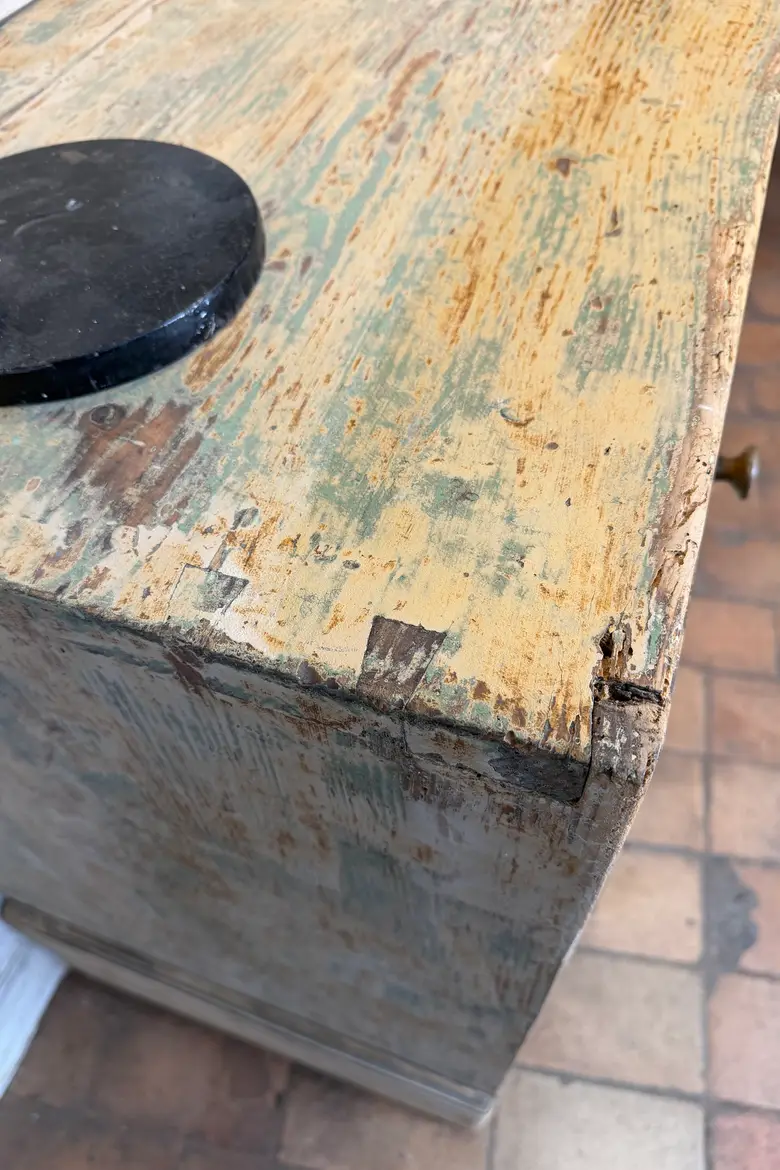 Ancienne commode en sapin – XIXe siècle