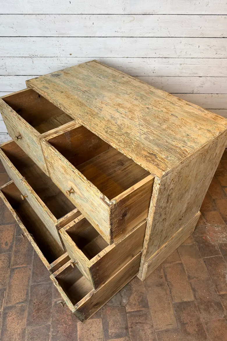 Ancienne commode en sapin – XIXe siècle