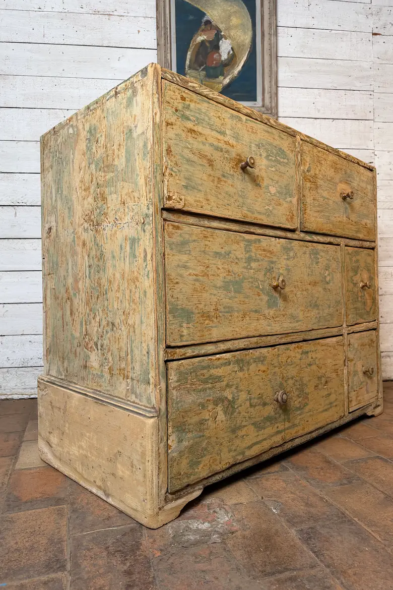 Ancienne commode en sapin – XIXe siècle