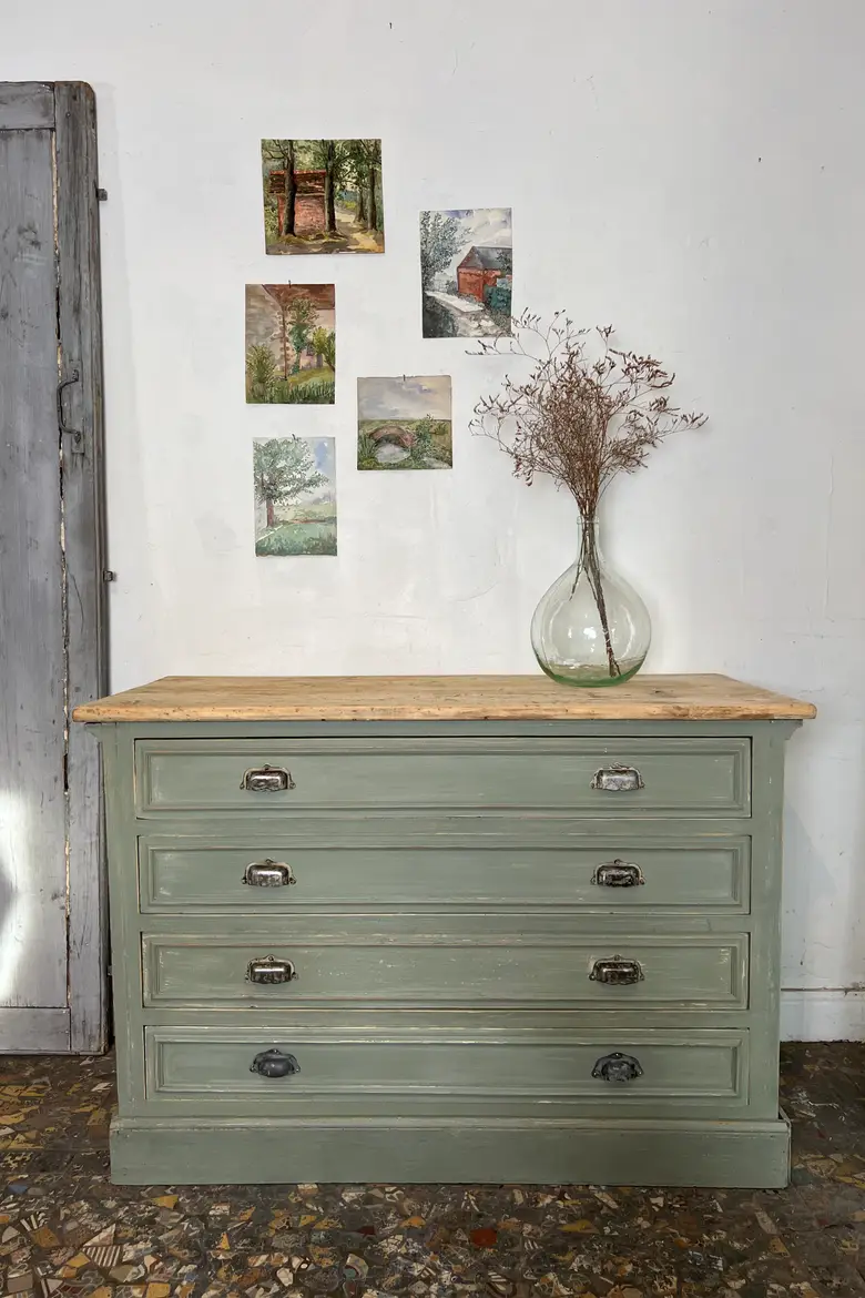 Ancienne commode peinte