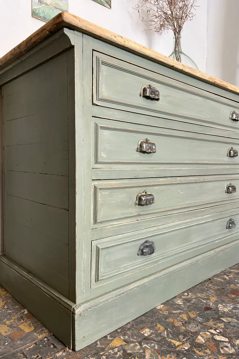 Ancienne commode peinte