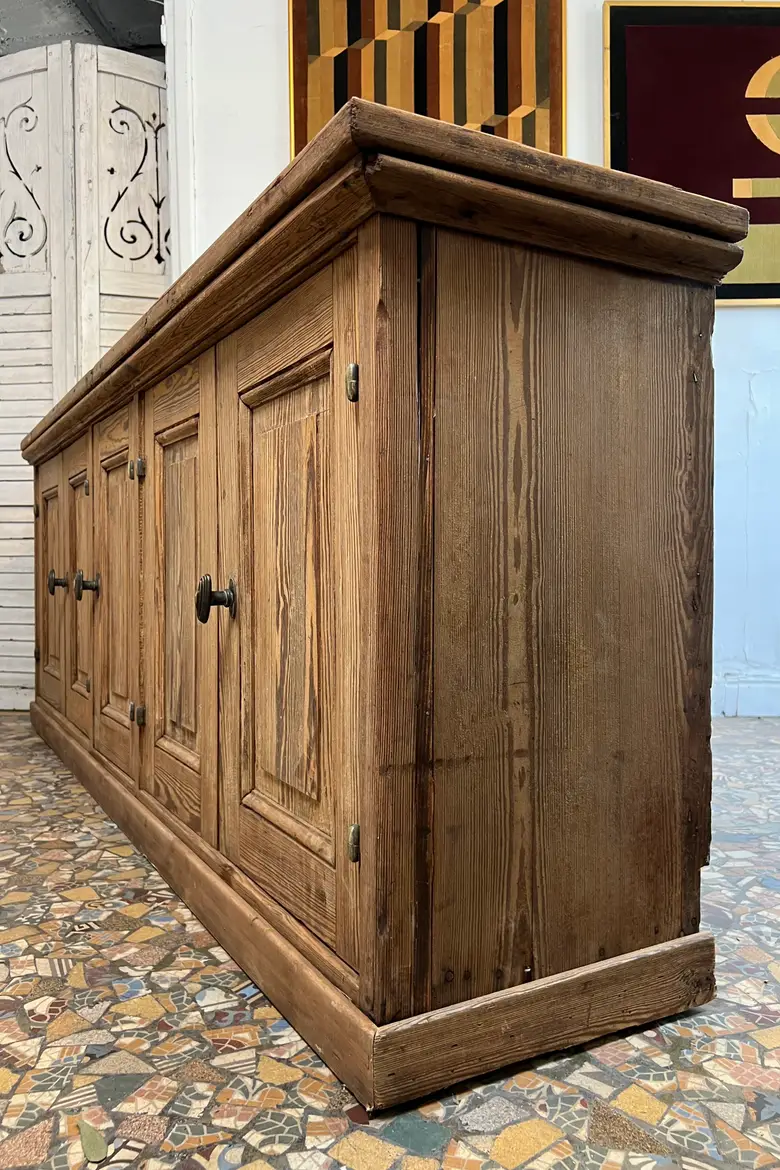 Ancienne enfilade d’atelier en sapin – 5 portes