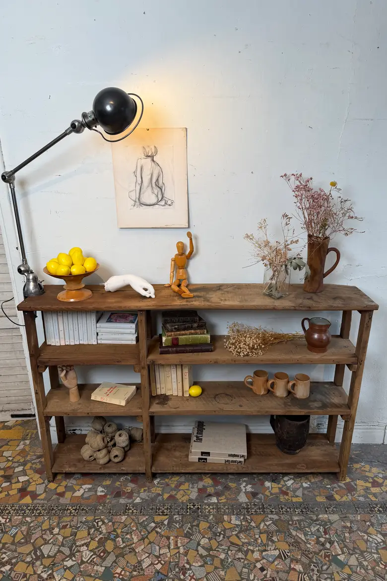 Ancienne étagère d’atelier