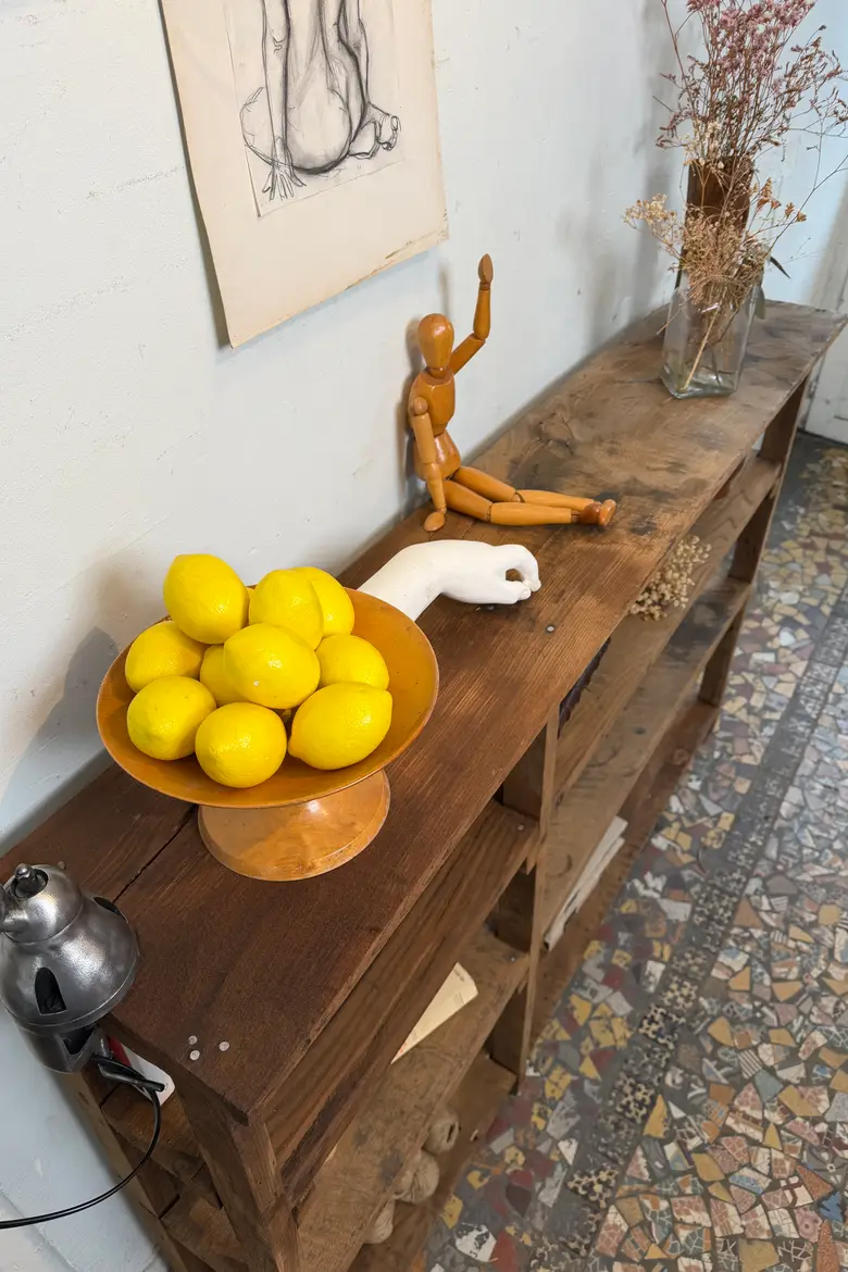 Ancienne étagère d’atelier