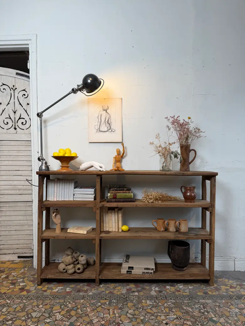 Ancienne étagère d’atelier