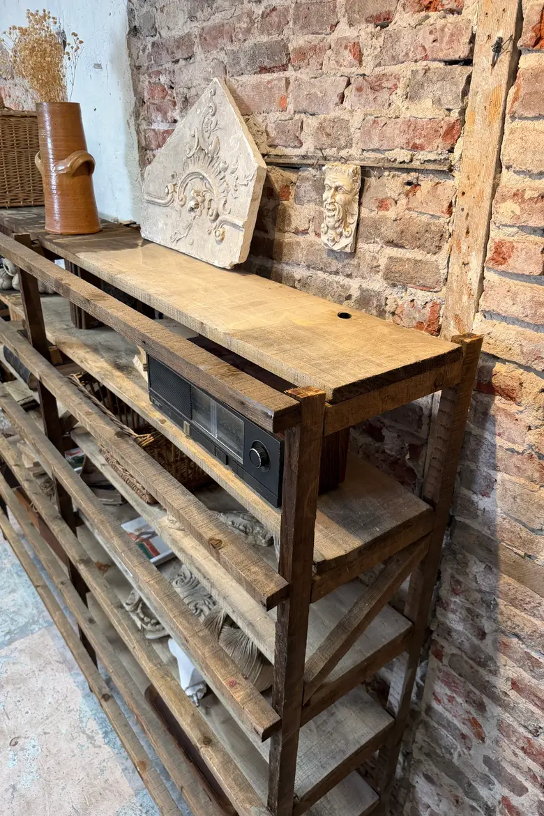 Ancienne étagère d’atelier de sculpture