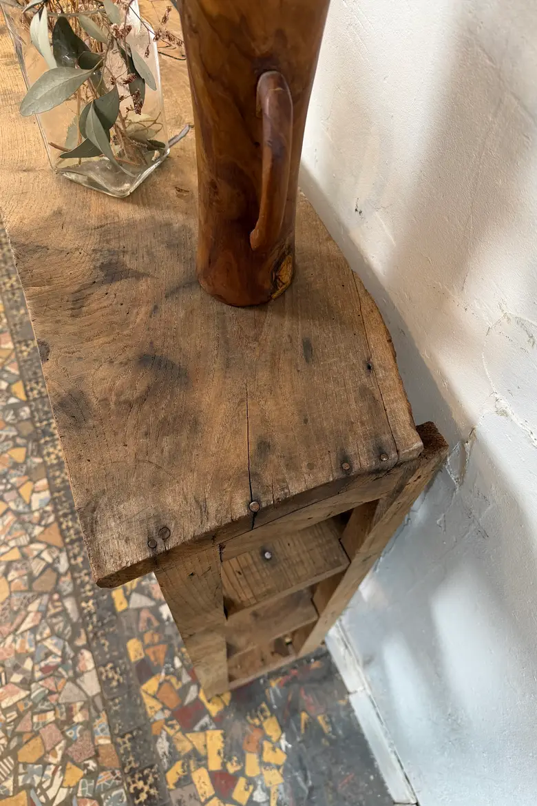 Ancienne étagère d’atelier