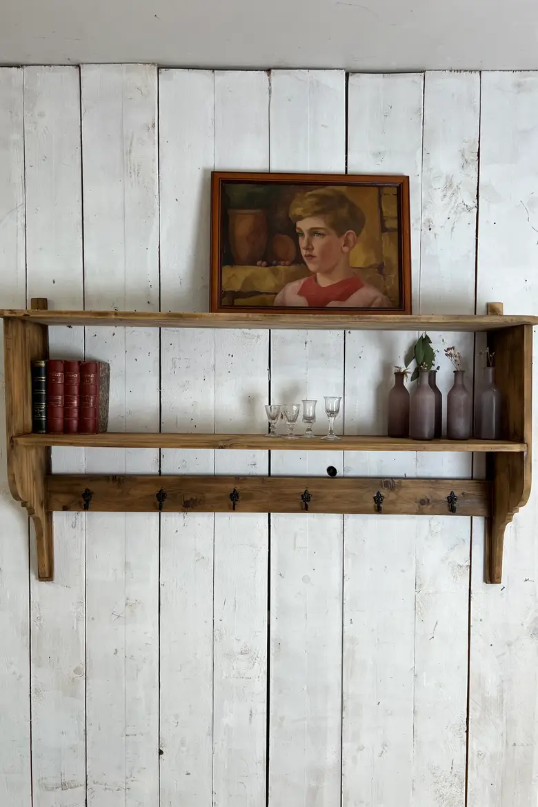 Ancienne étagère de cuisine
