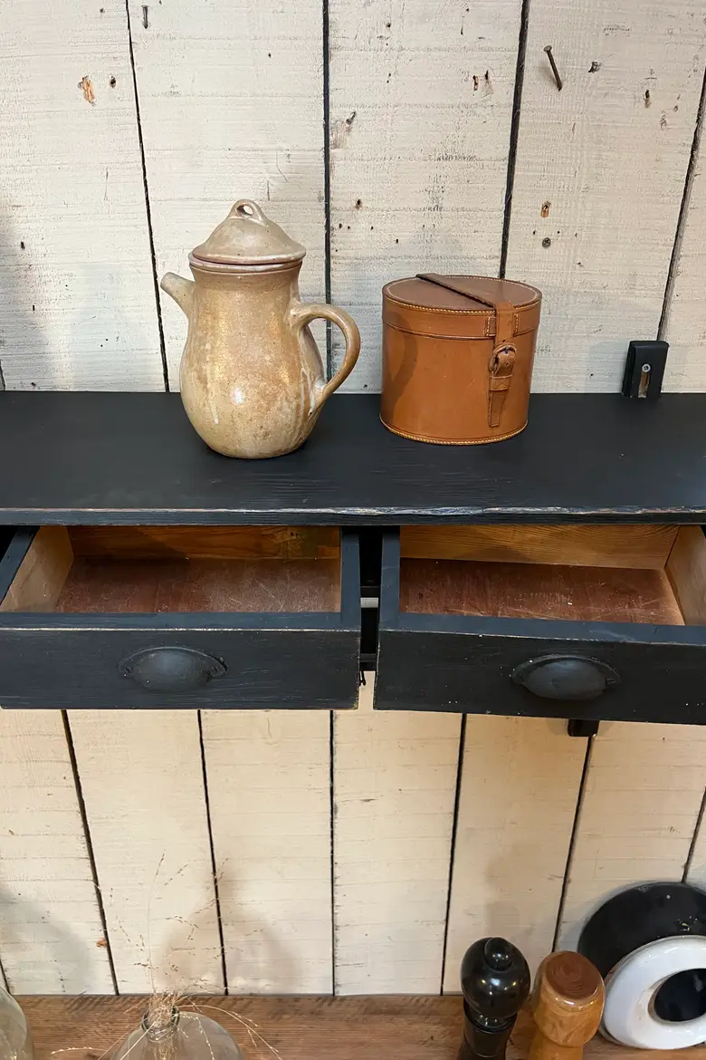 Ancienne étagère de cuisine