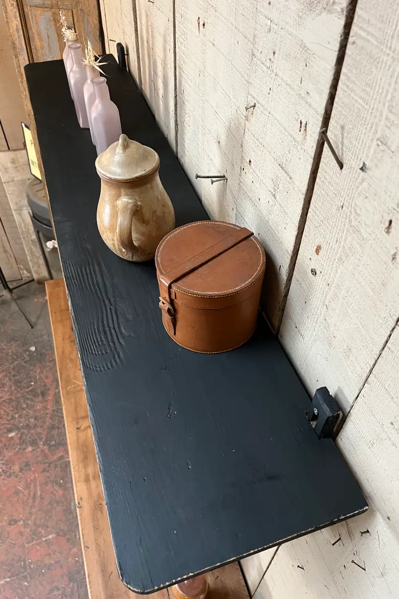 Ancienne étagère de cuisine