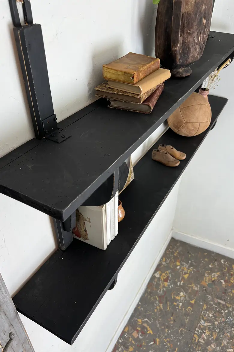 Ancienne étagère en bois