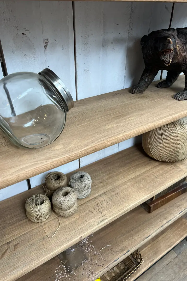 Ancienne étagère en métal et chêne