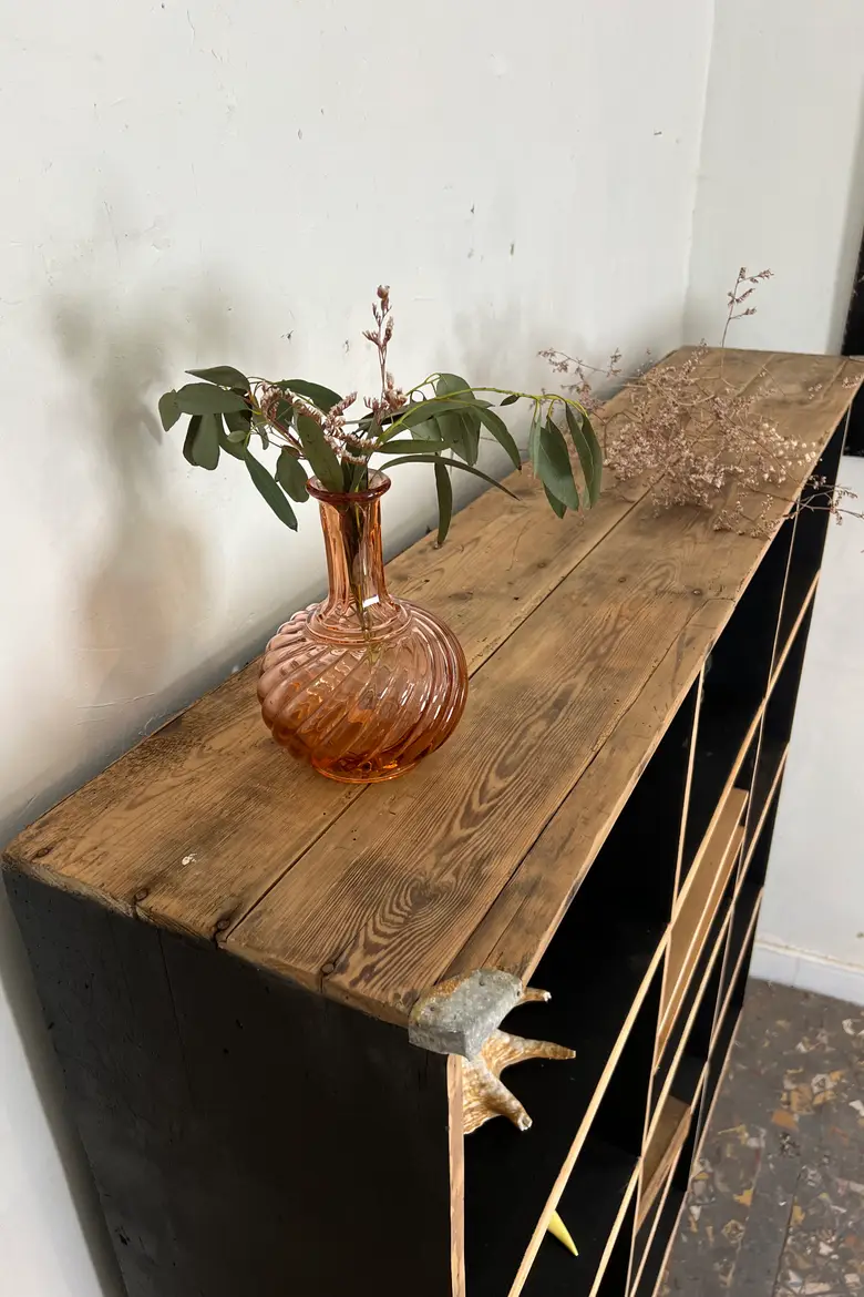 Ancienne étagère en sapin