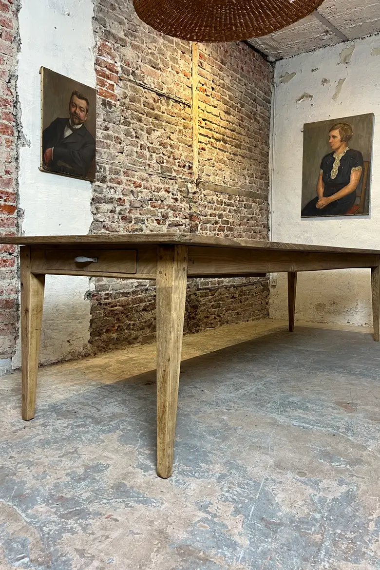 Ancienne grande table en châtaignier