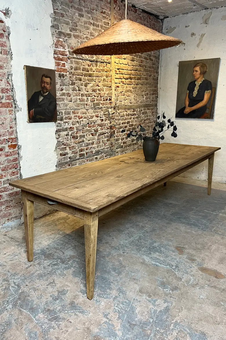 Ancienne grande table en châtaignier