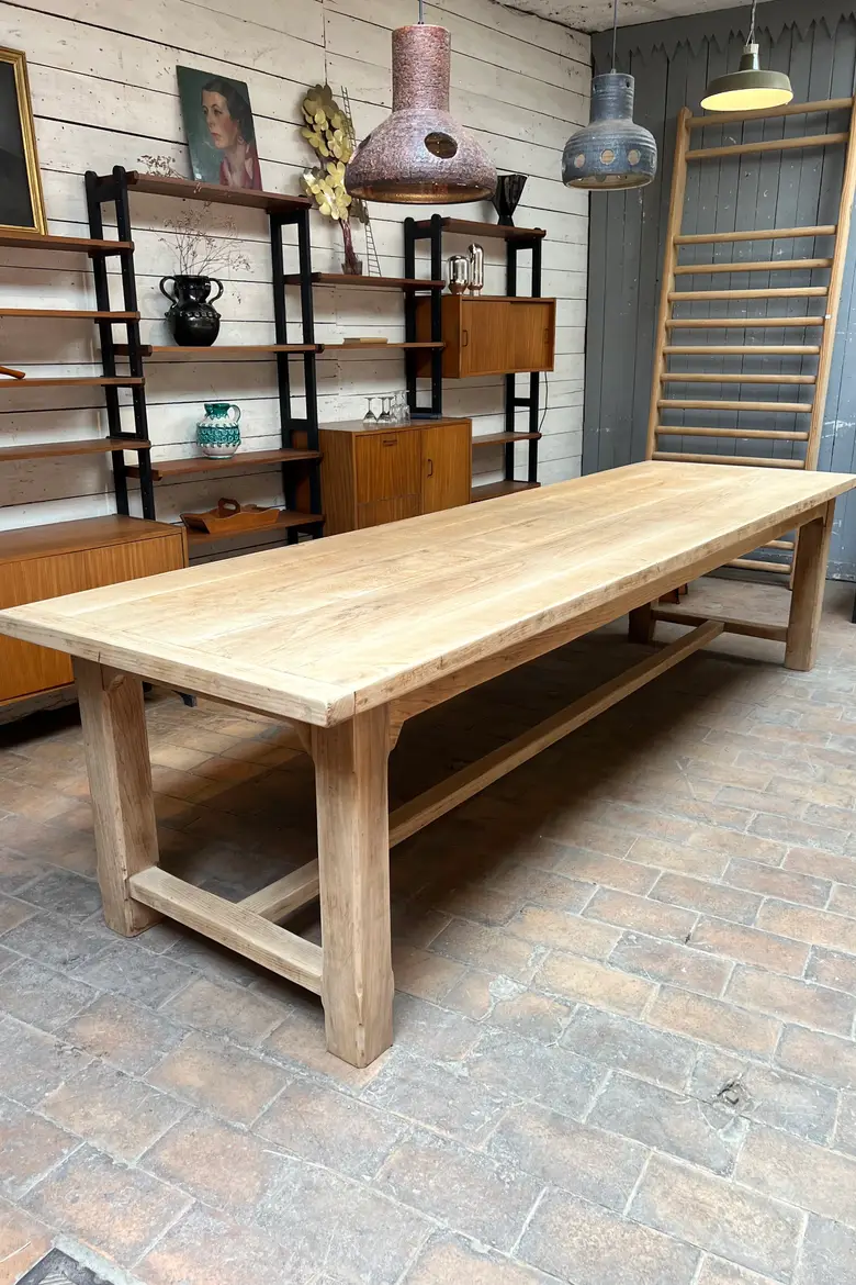 Ancienne grande table en chêne clair