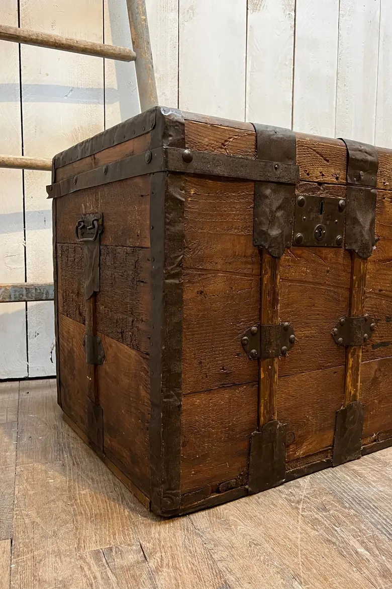 Ancienne malle d'officier en bois Début XXème