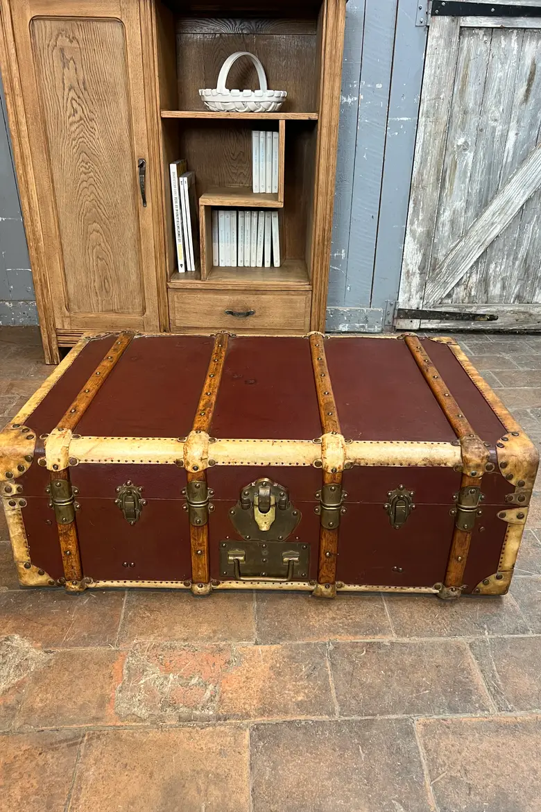 Ancienne malle en cuir Début XXème