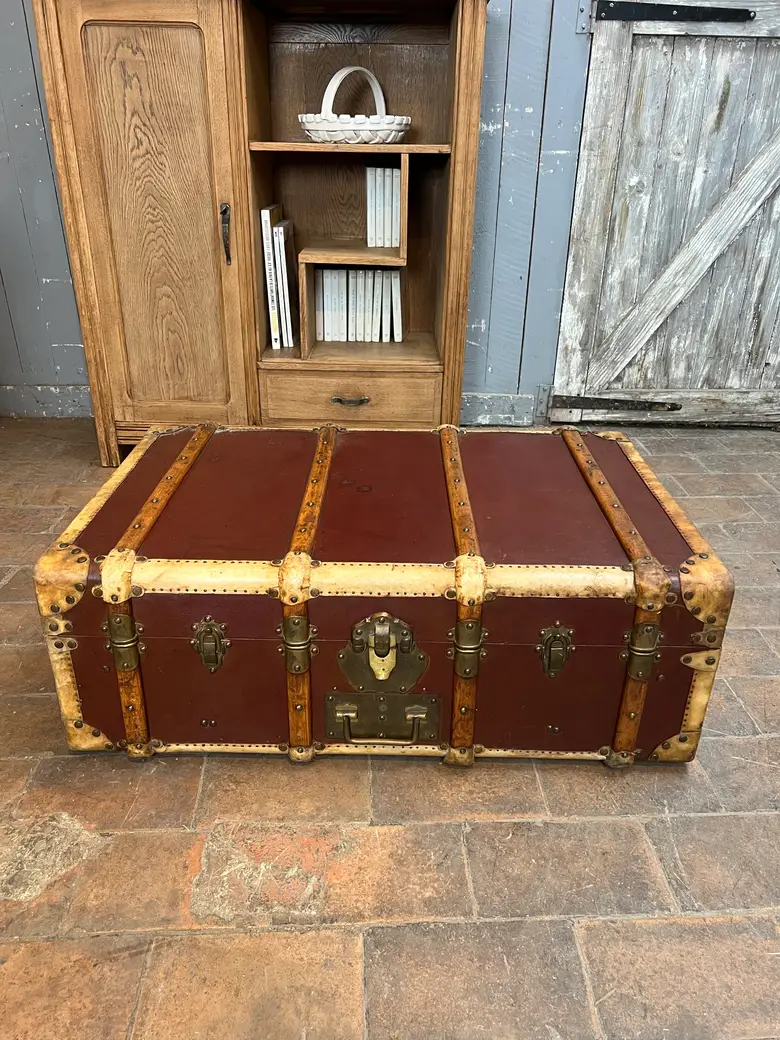 Ancienne malle en cuir Début XXème