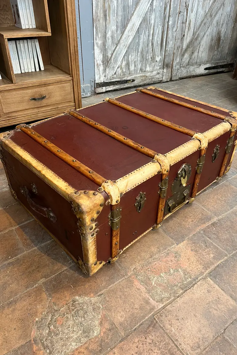 Ancienne malle en cuir Début XXème