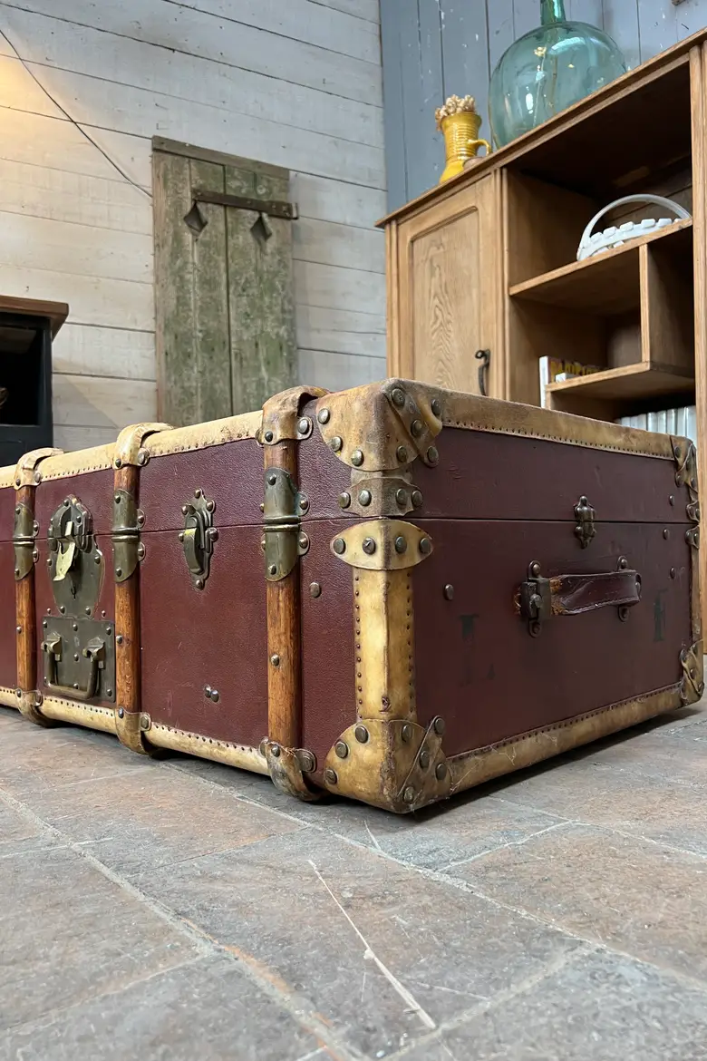 Ancienne malle en cuir Début XXème
