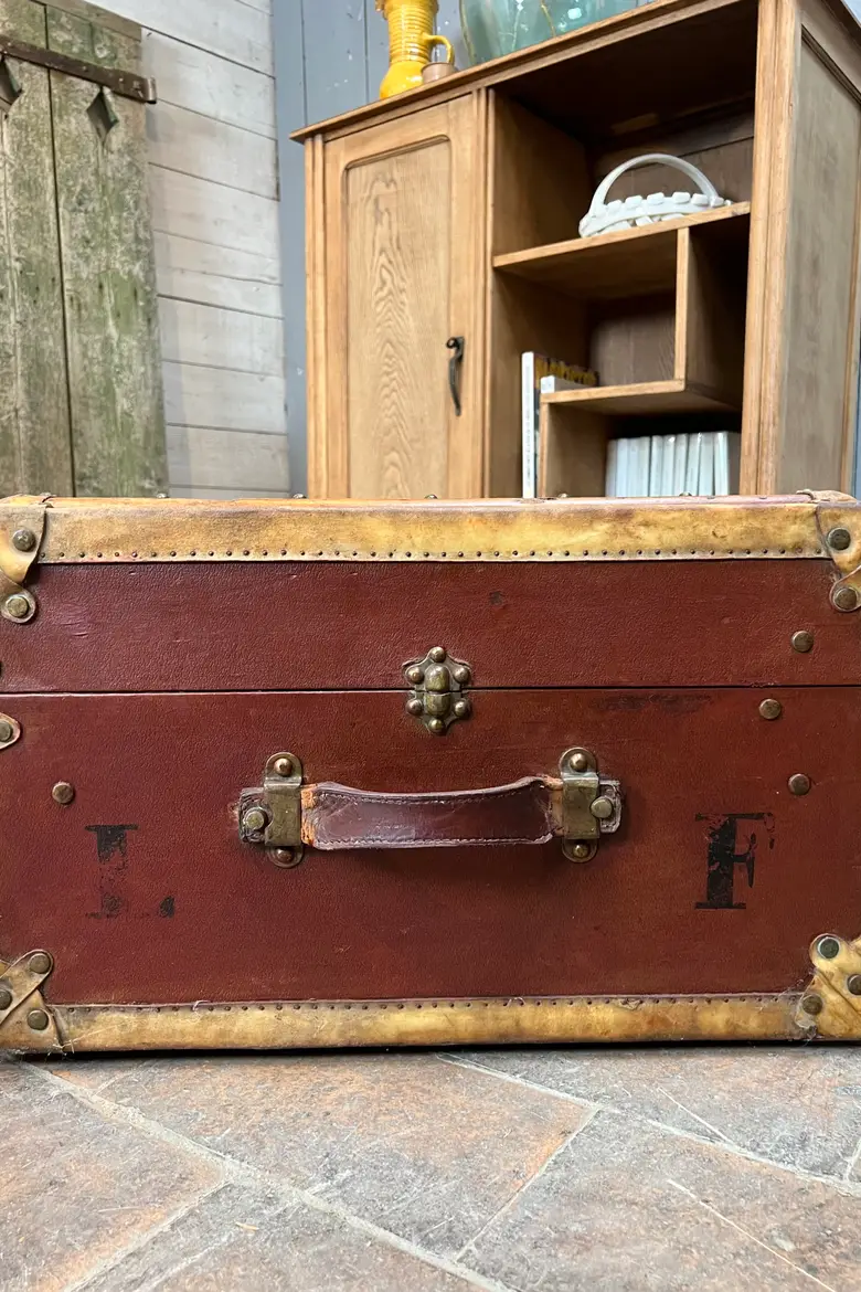 Ancienne malle en cuir Début XXème
