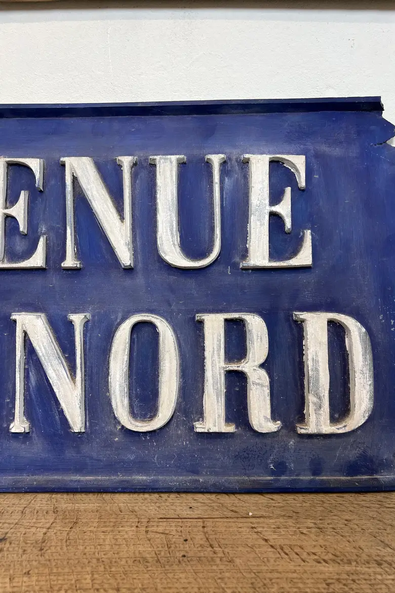 Ancienne plaque de rue en fonte