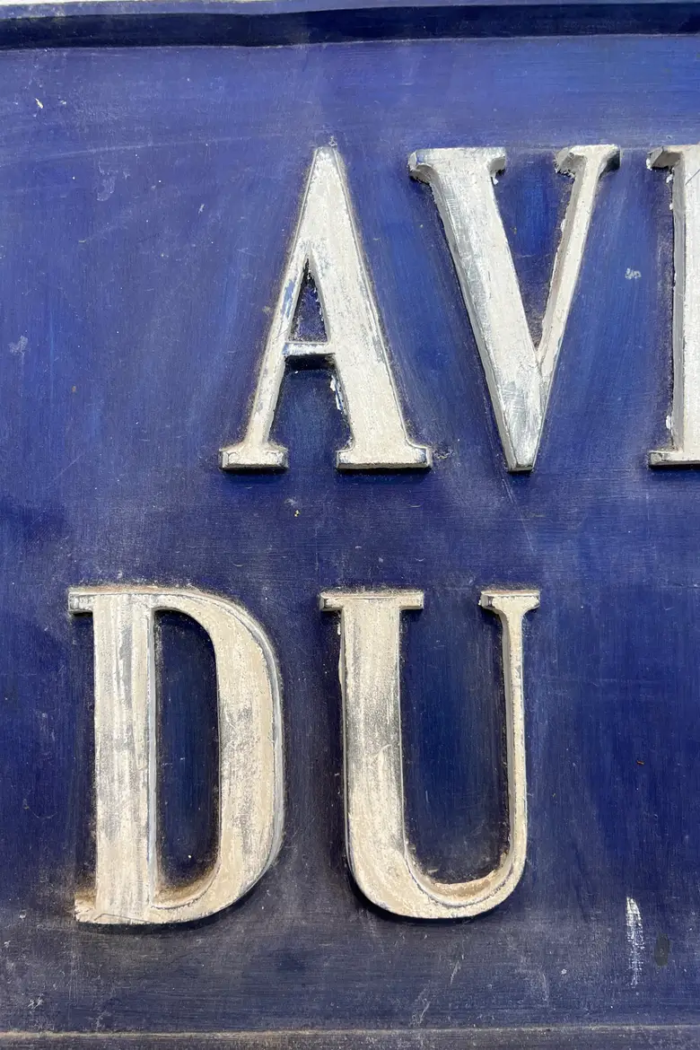 Ancienne plaque de rue en fonte