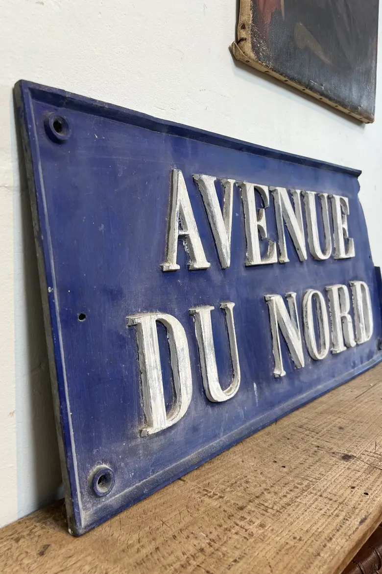 Ancienne plaque de rue en fonte
